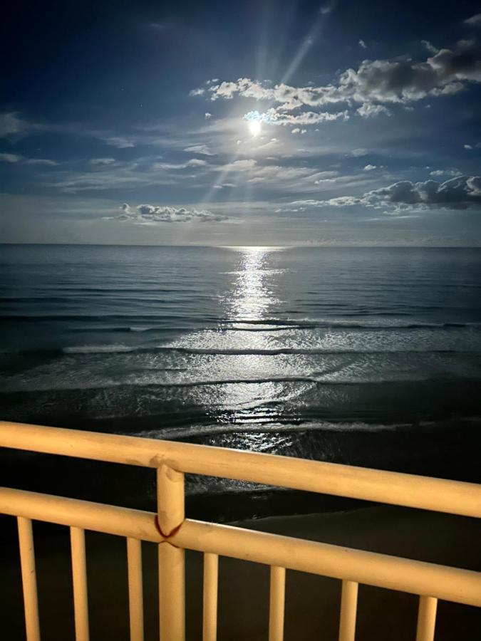 Beach Oasis 704 Lovely Daytona Ocean Front For 5 Sleeps Up To 12 Дейтона-Біч Екстер'єр фото